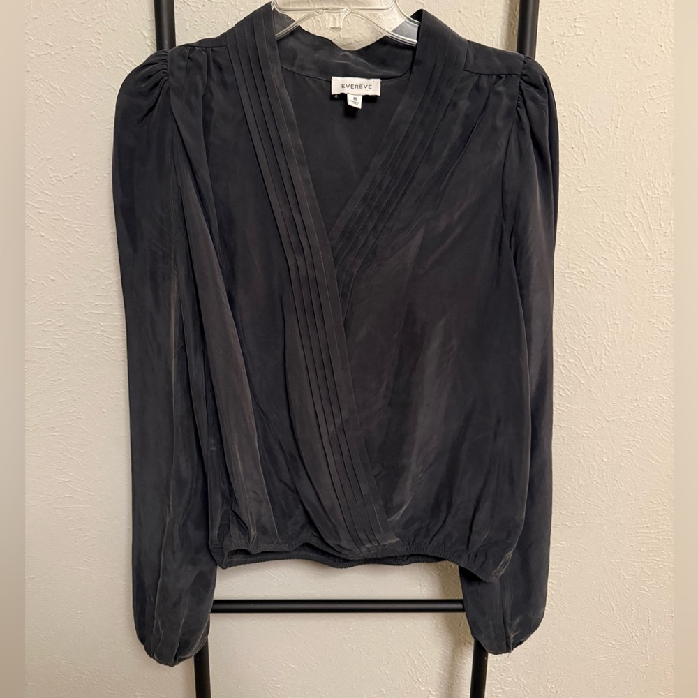 Evereve Vegan Silk Wrap Top Size Medium Charcoal Grey - Picture 2 of 6